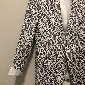Modern Long Fitted Floral Blazer (Desc.)